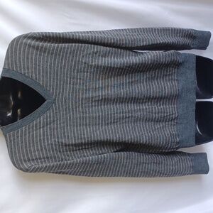 Banana Republic Men 100% Merino Wool Sweater S Gray Stripe V-Neck Lightweight